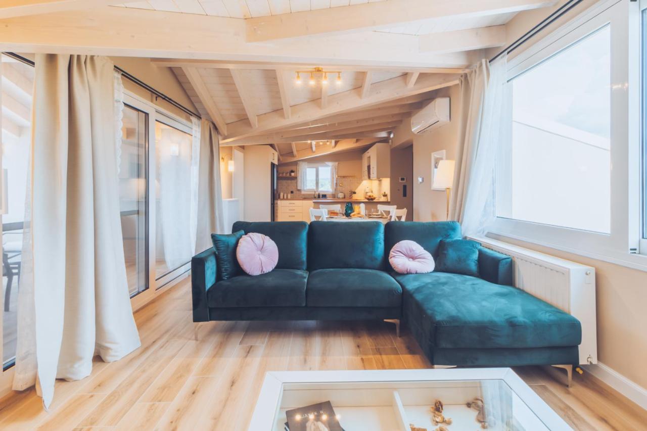 Melena Premium Suites Roda  Exterior foto