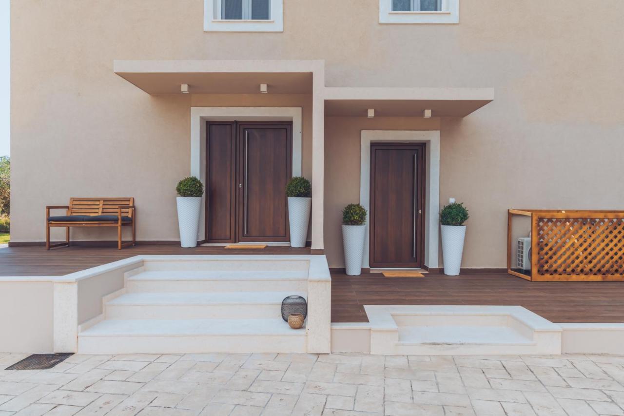 Melena Premium Suites Roda  Exterior foto