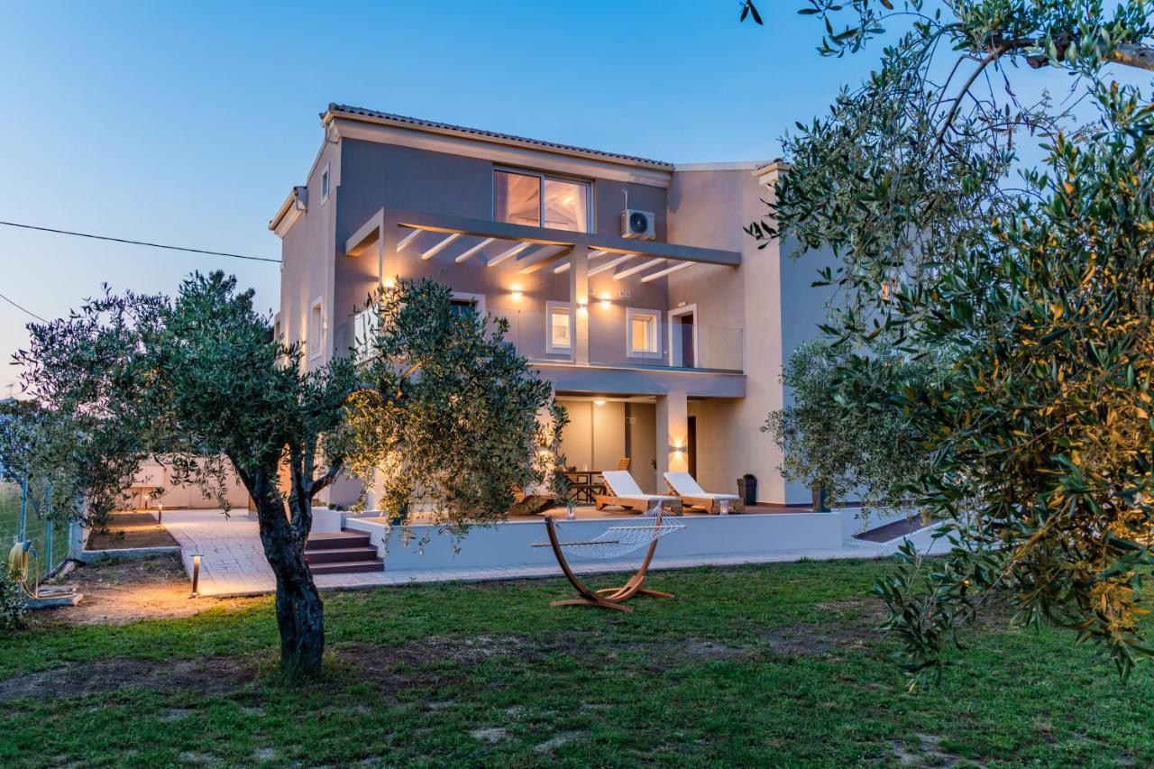 Melena Premium Suites Roda  Exterior foto