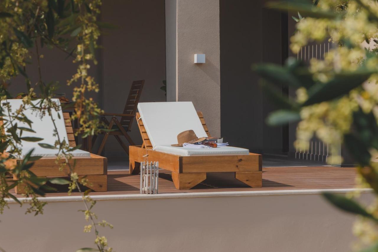 Melena Premium Suites Roda  Exterior foto