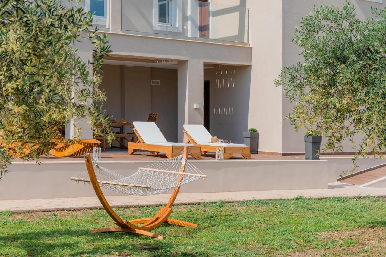 Melena Premium Suites Roda  Exterior foto
