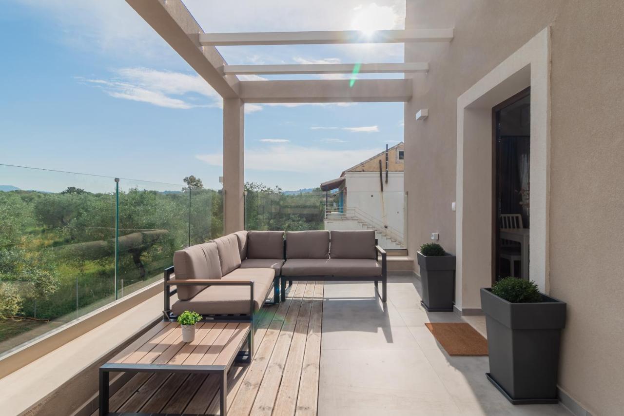Melena Premium Suites Roda  Exterior foto